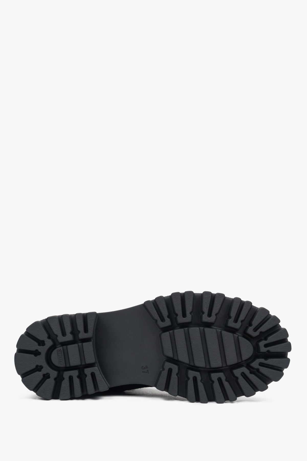 Hohe schwarze Combat-Boots aus italienischem Velours von Estro – Nahaufnahme der Sohle.