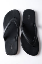 Schwarze Damen-Zehentrenner aus echtem Leder Estro ER00119396