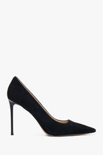 Schwarze Damenpumps aus echtem Veloursleder mit spitzer Schuhspitze. Estro ER00117236