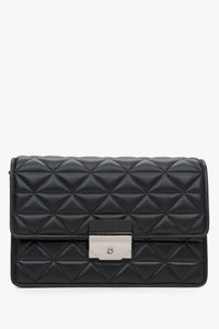 Schwarze gesteppte Damen-Schultertasche aus Leder mit edlen Silberdetails Estro ER00115791.