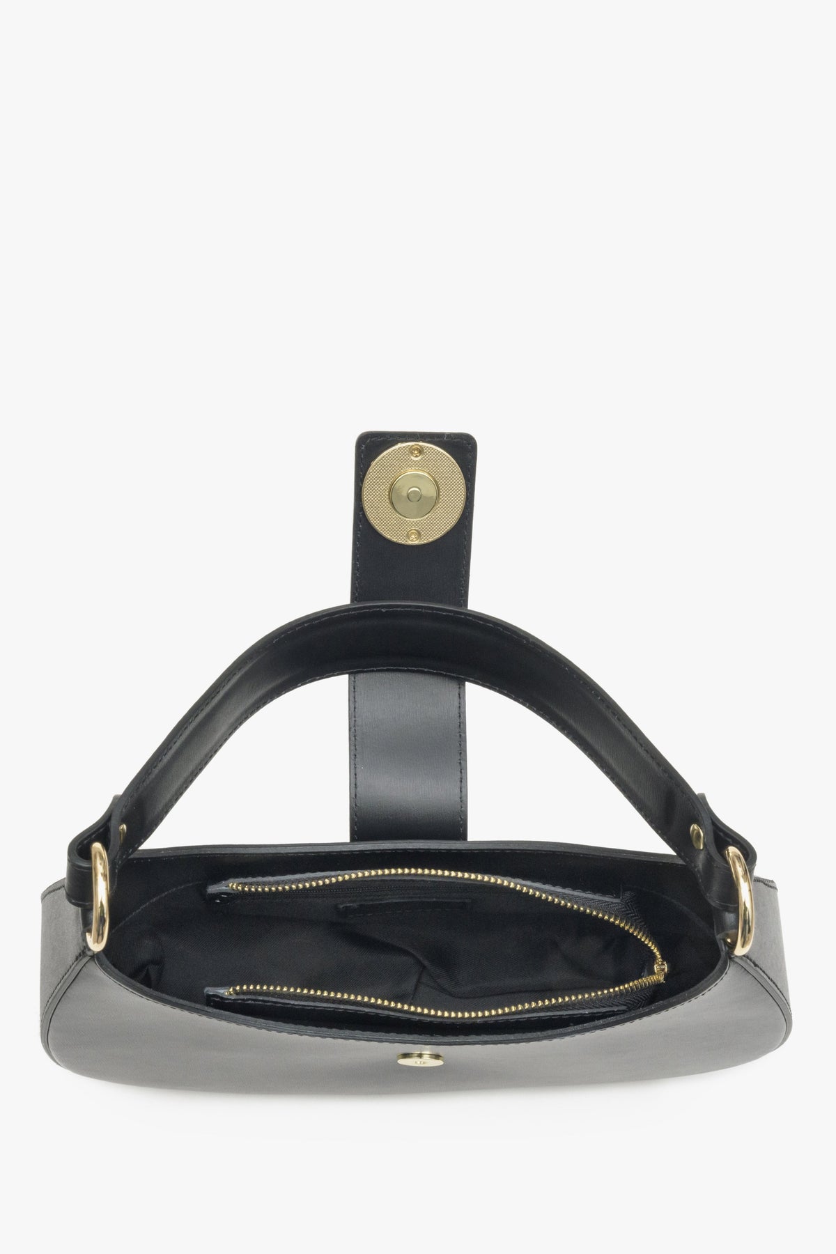 Innenansicht einer schwarzen Damen-Lederhandtasche.