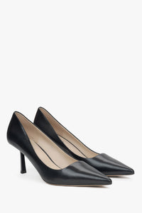 Schwarze Damen-Pumps von Estro aus hochwertigem Echtleder mit spitzer Kappe.
