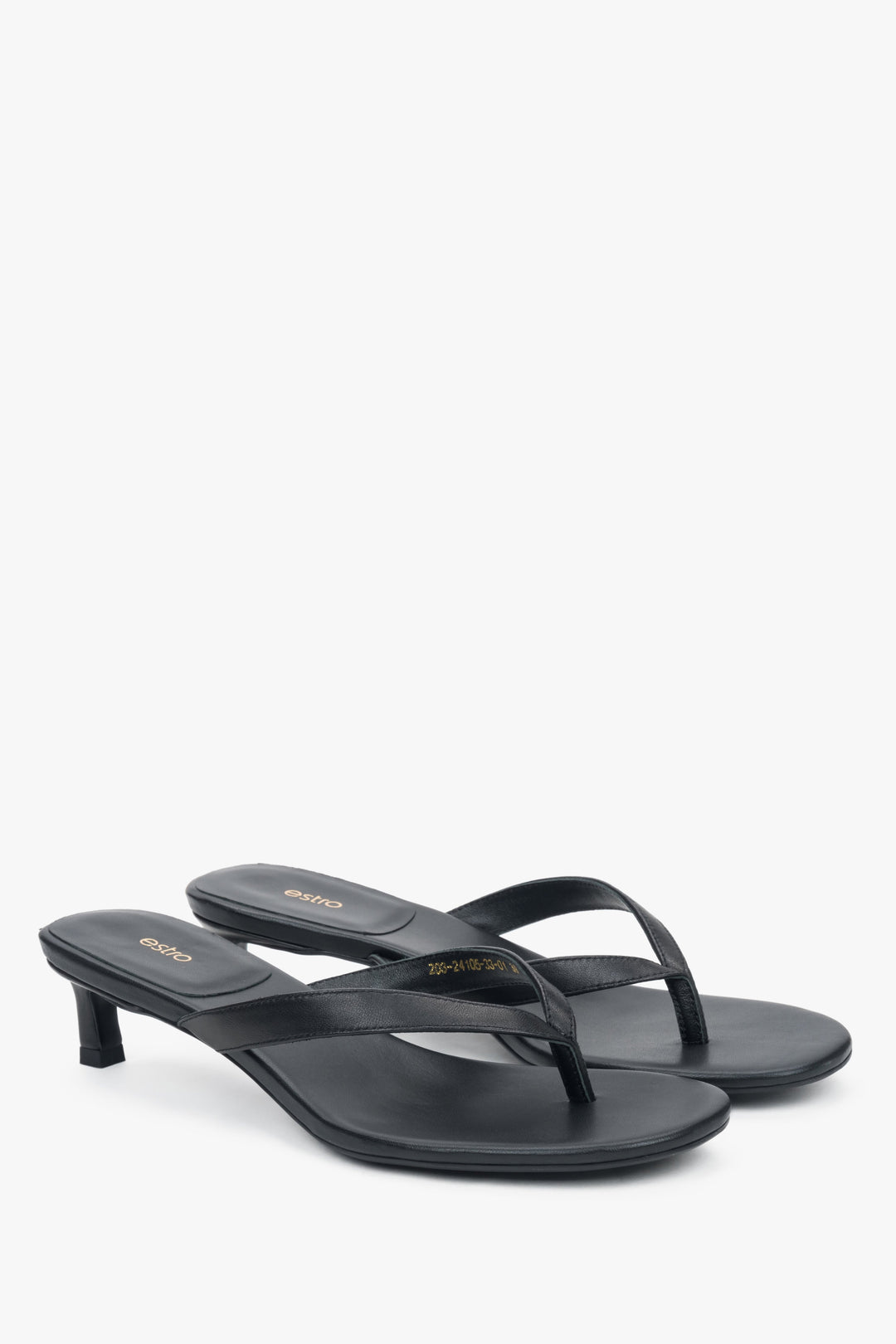 Schwarze Damen-Zehentrenner von Estro aus echtem Leder mit niedrigem Absatz.
