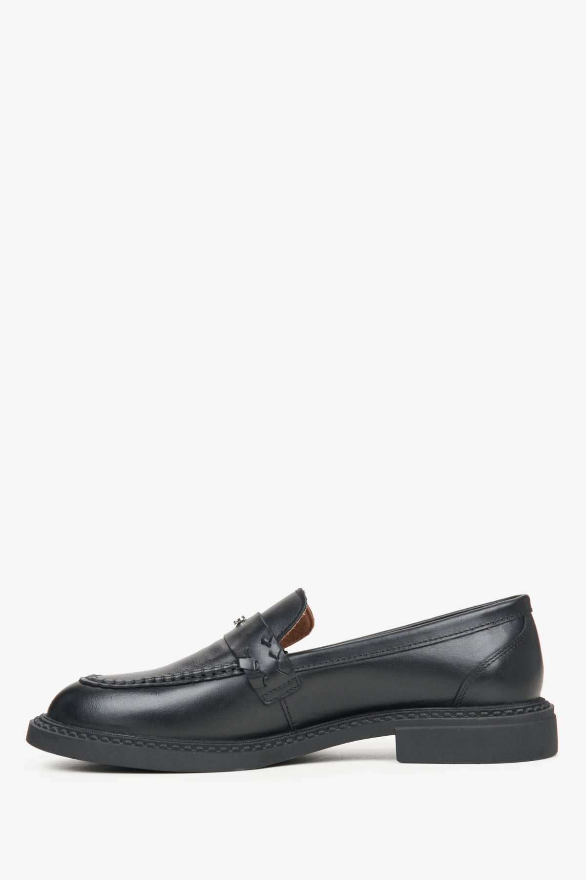 Damen Loafer aus schwarzem Leder.