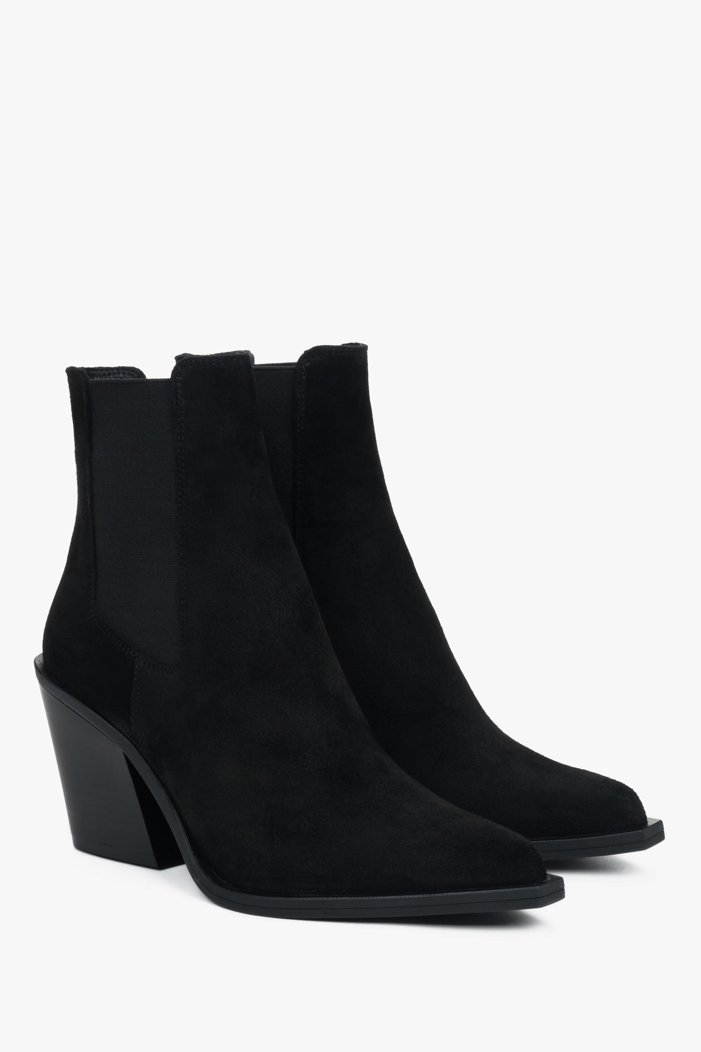Schwarze Damen-Cowboystiefel von Estro aus hochwertigem italienischem Velours.