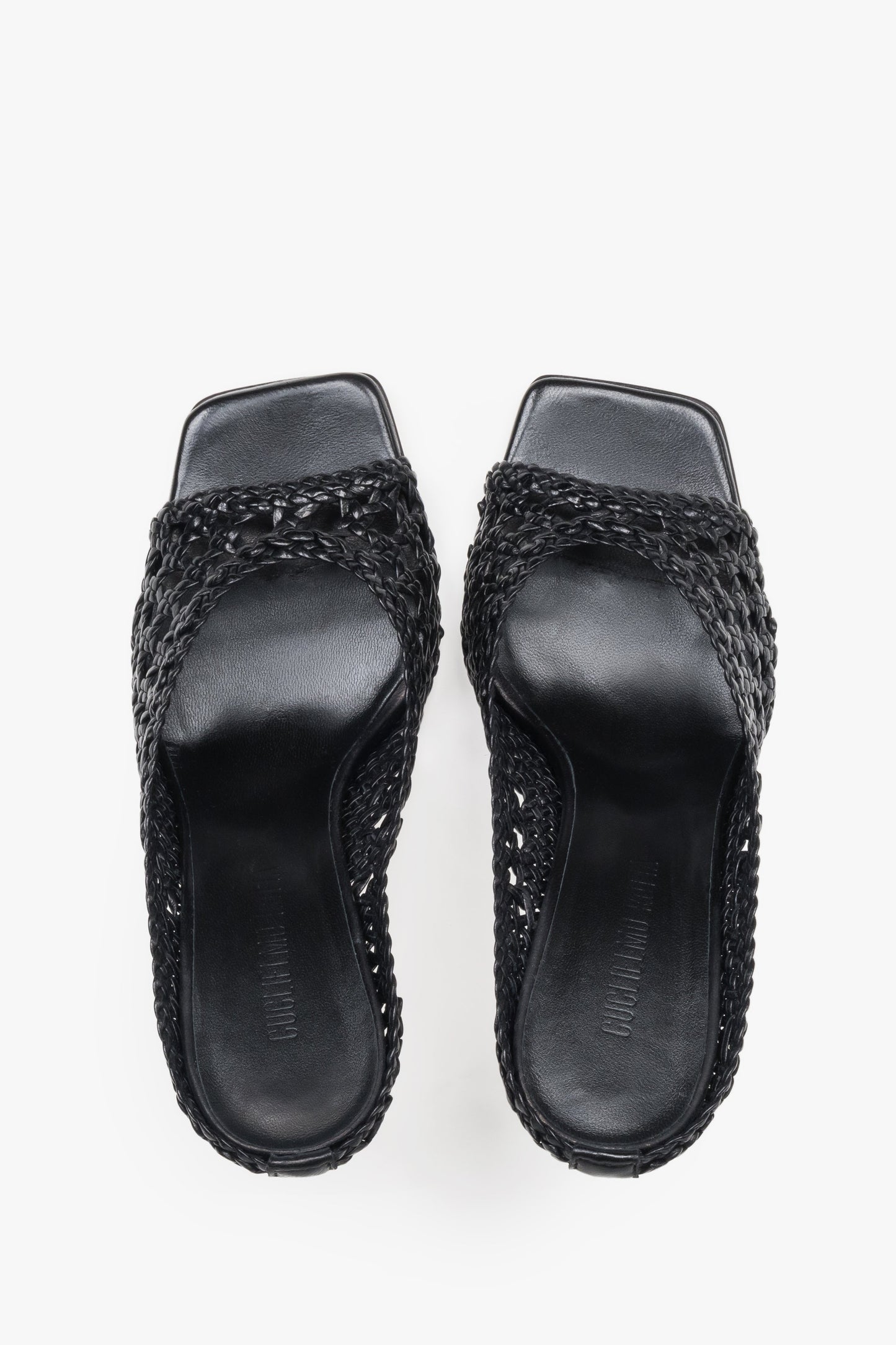 Paar schwarze Mules von Guglielmo Rotta von oben