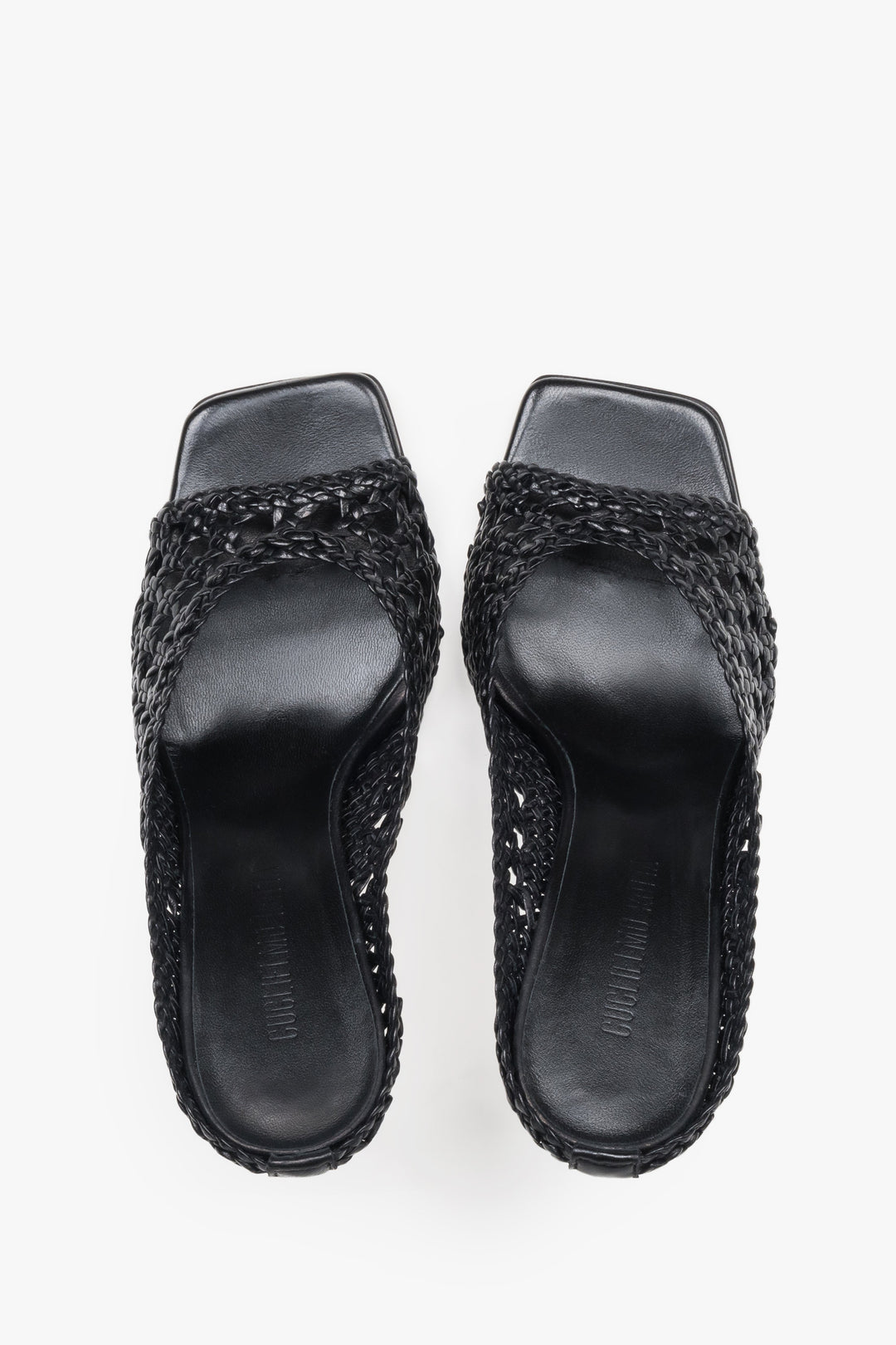 Paar schwarze Mules von Guglielmo Rotta von oben