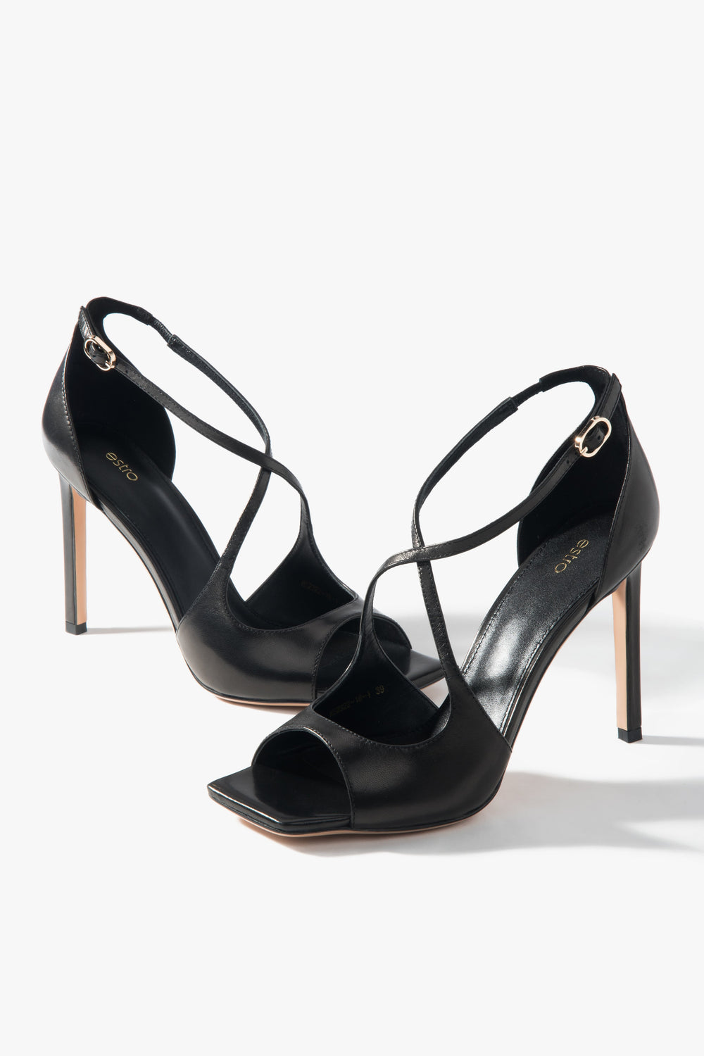 Schwarze Damen-Sandaletten mit Stiletto-Absatz und dekorativem Verschluss Estro ER00117227.