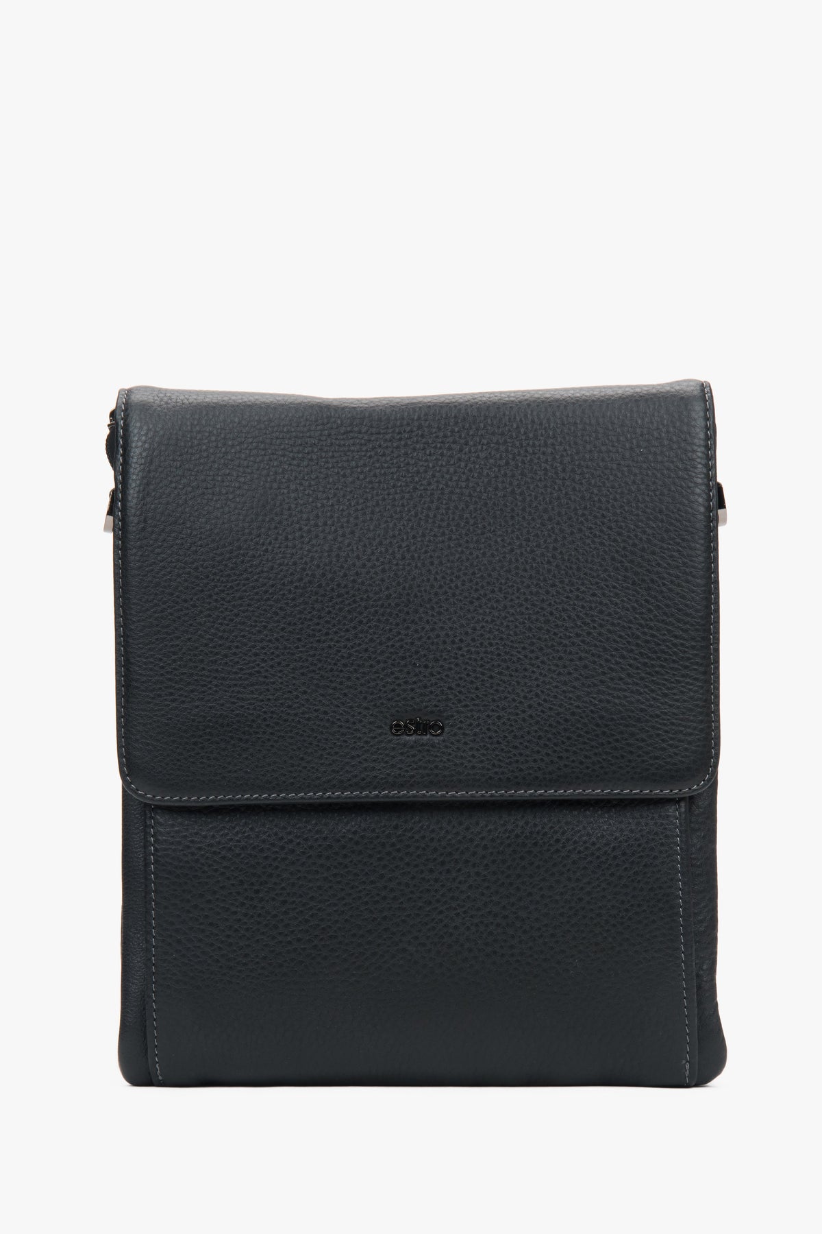 Frontale Ansicht der schwarzen Tablet-Tasche aus genarbtem Leder mit geschlossener Magnetklappe