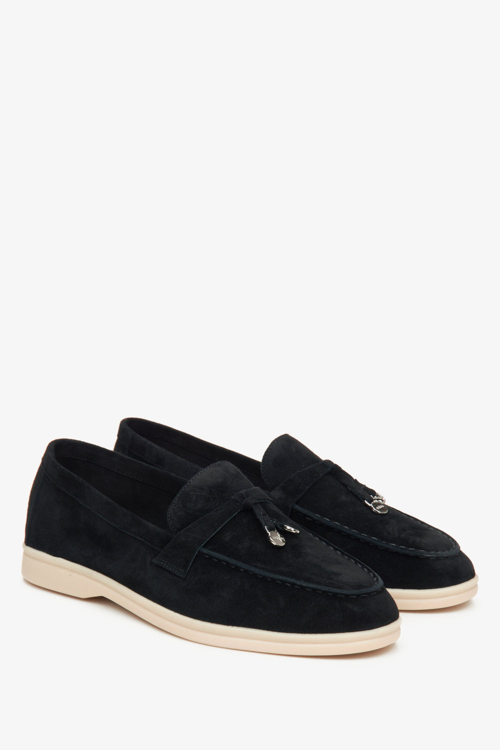 Estro Damen-Slipper aus schwarzem Velours.