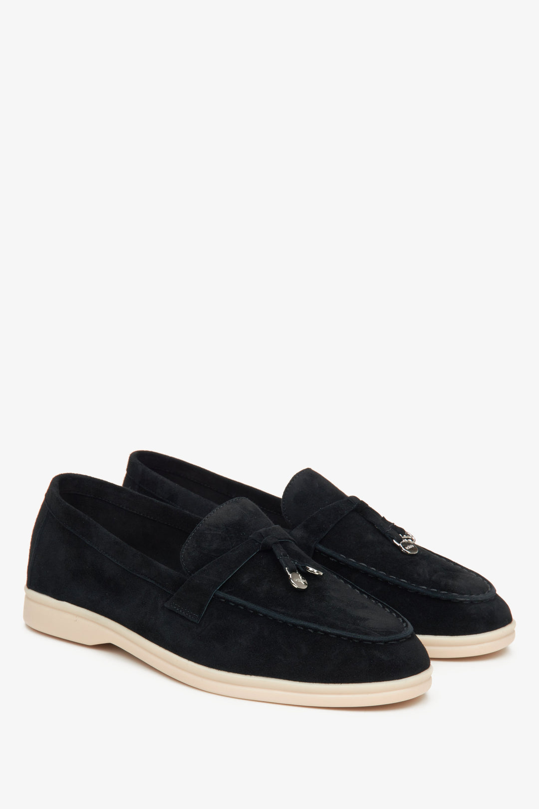 Estro Damen-Slipper aus schwarzem Velours.