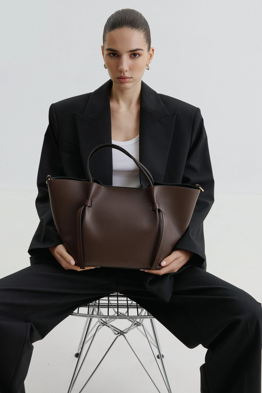 Dunkelbraune Hobo Bag aus italienischem Premium-Leder Estro ER00116352