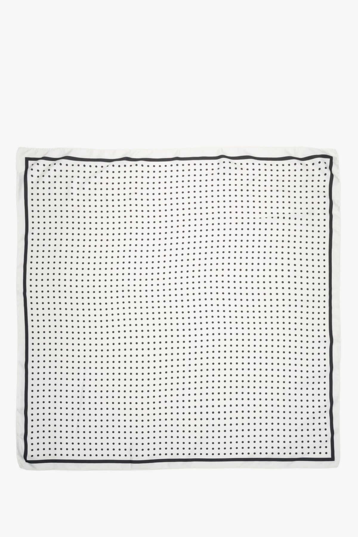 Ganzansicht des ausgebreiteten quadratischen Damen-Ziertuchs zur Veranschaulichung des vollständigen Designs