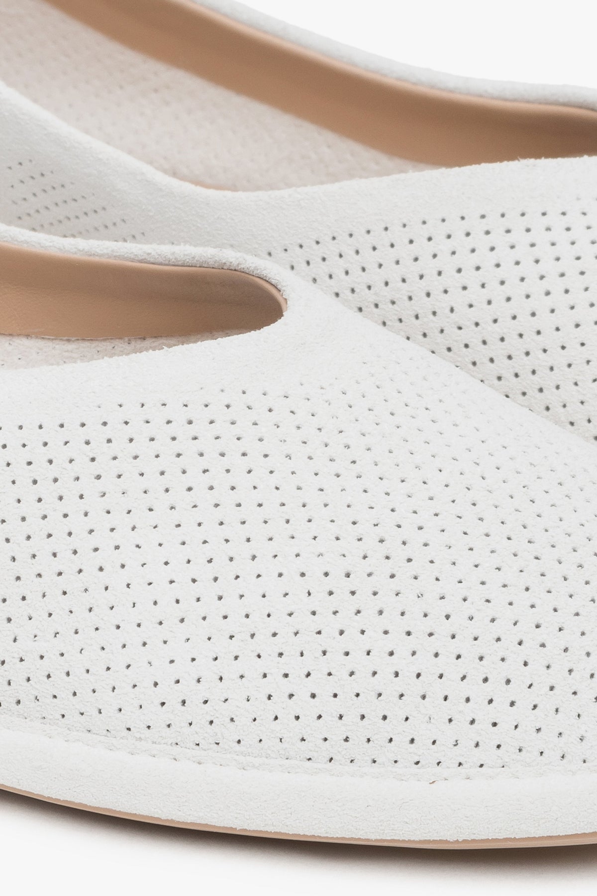 Rückansicht der Ballerinas mit weicher Fersenkappe – Estro ER00116923