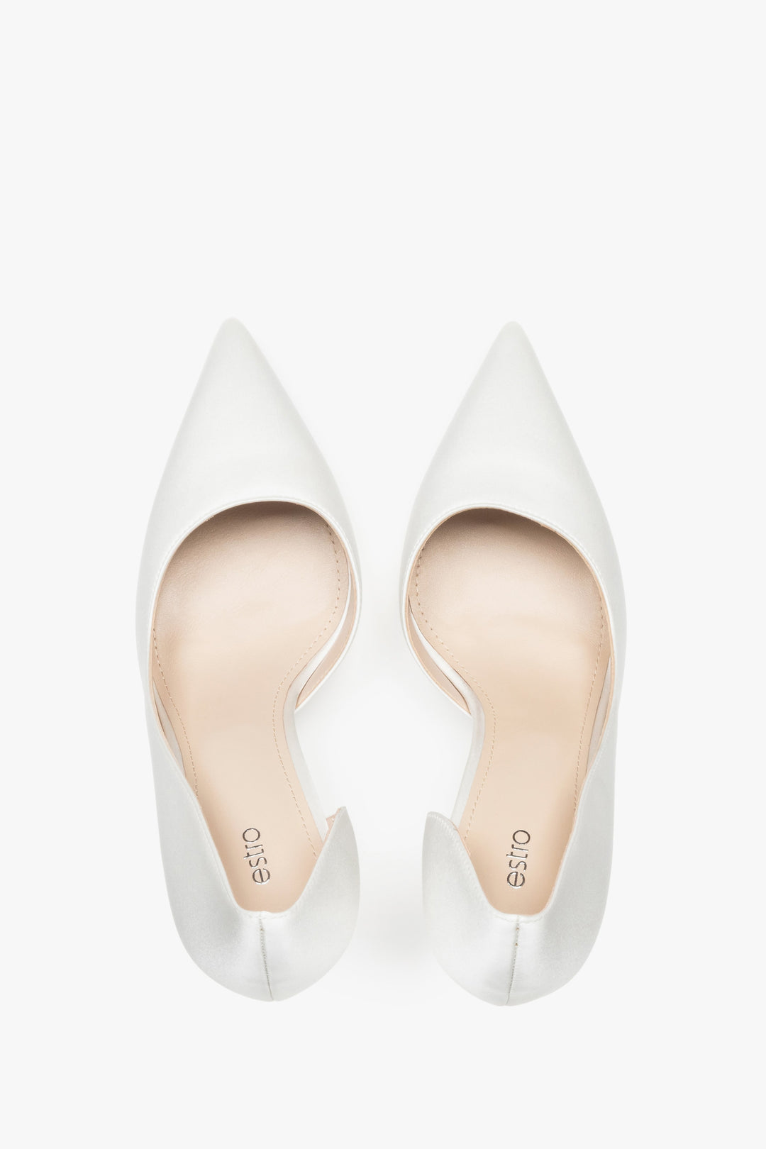 Draufsicht auf weiße High Heels für Damen mit elegantem Satin-Finish.