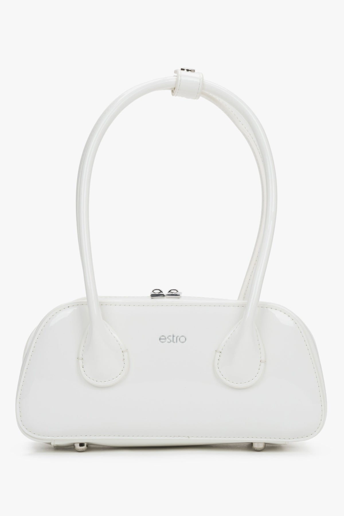 Weiße Lackleder-Schultertasche von Estro mit verbundenen Tragegriffen.