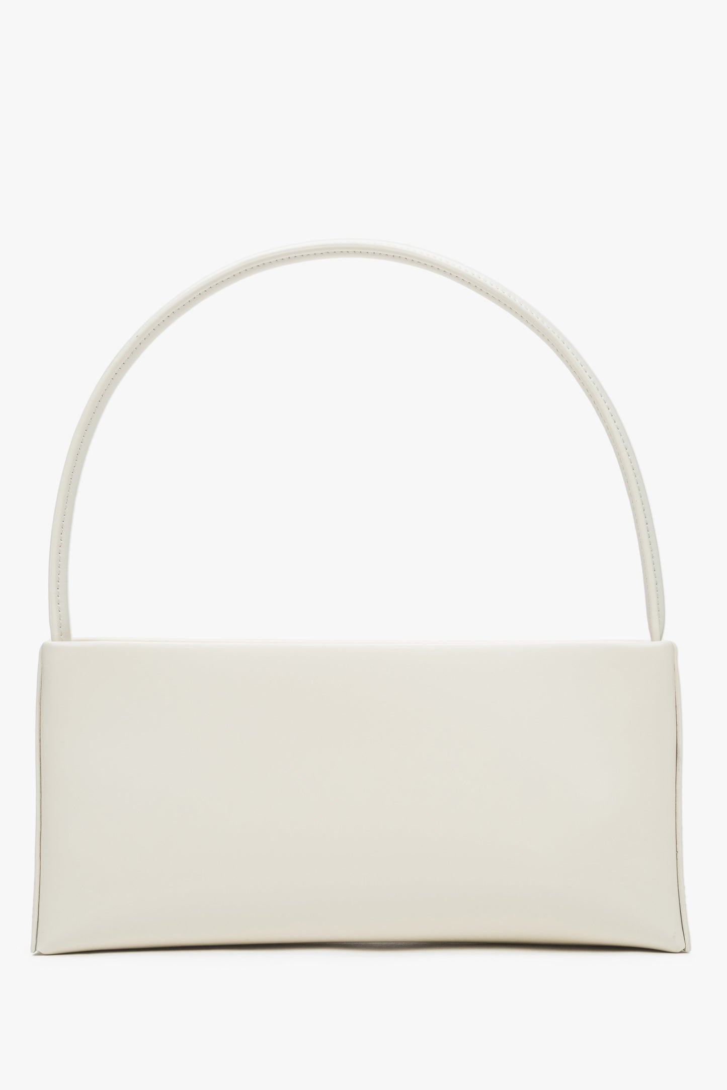 Rückansicht der rechteckigen weißen Lederhandtasche.