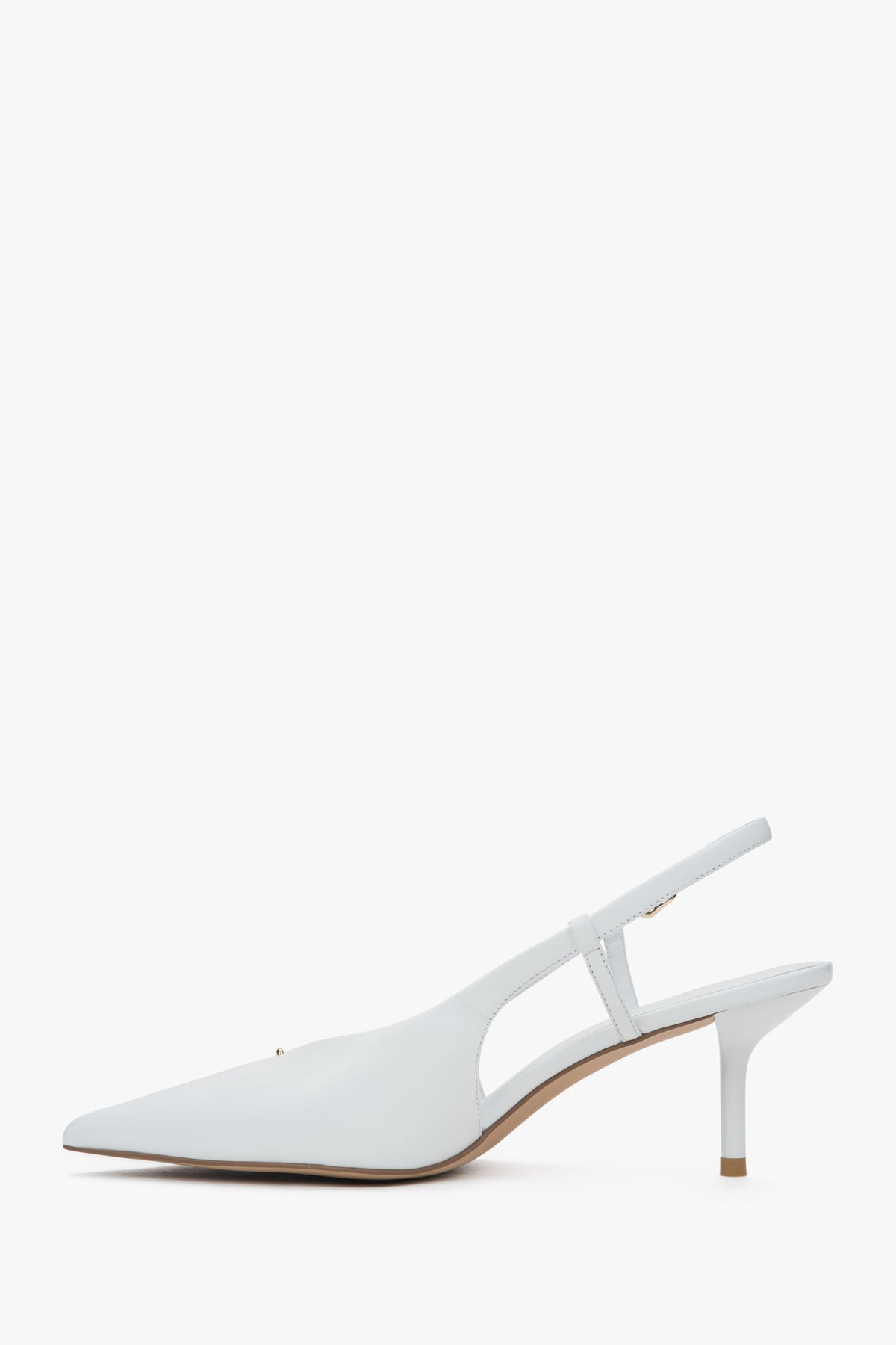 Linke Seitenansicht der weißen Slingback-Pumps für Damen