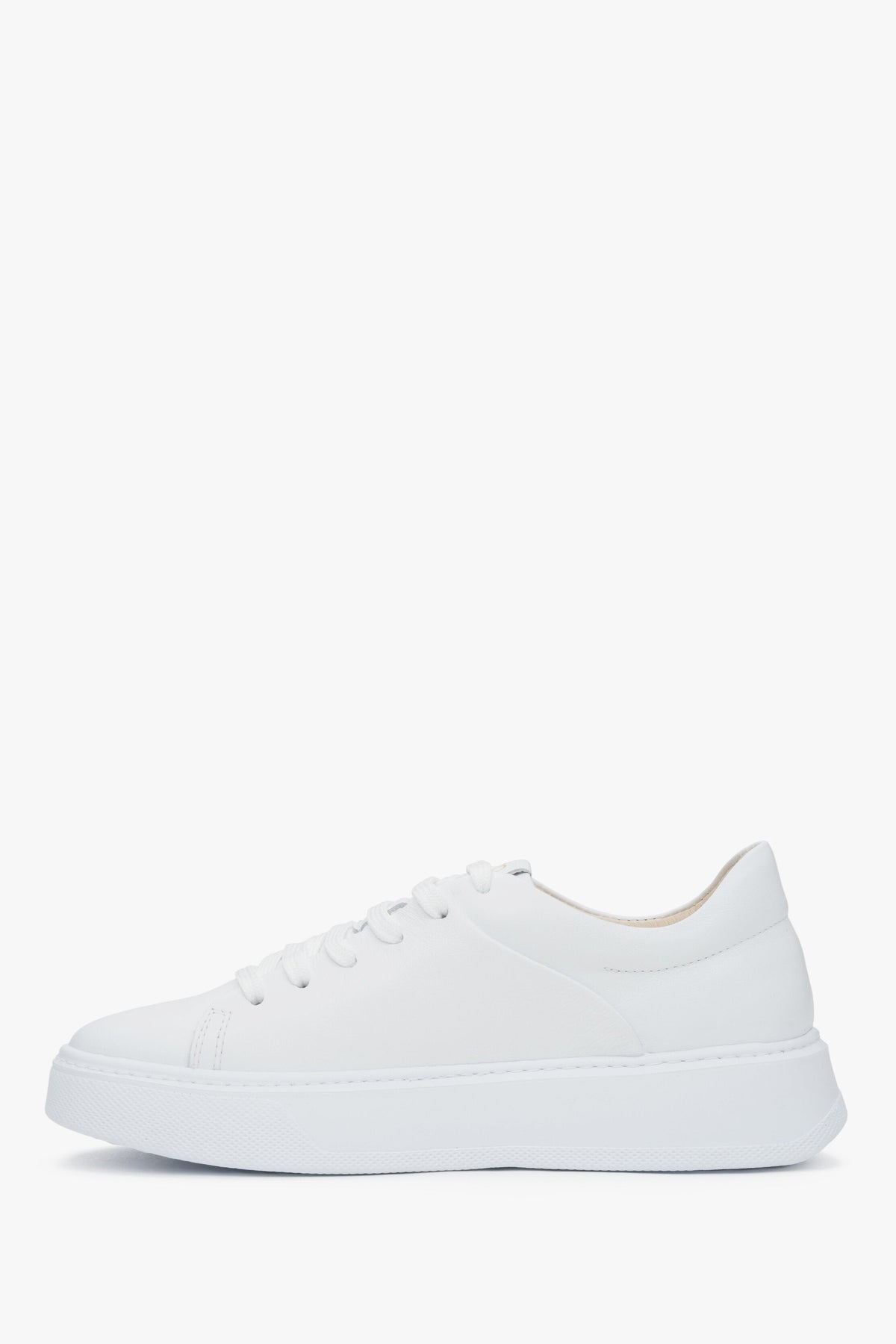 Damen-Sneaker in Weiß aus Leder von Estro – Schuhprofil.